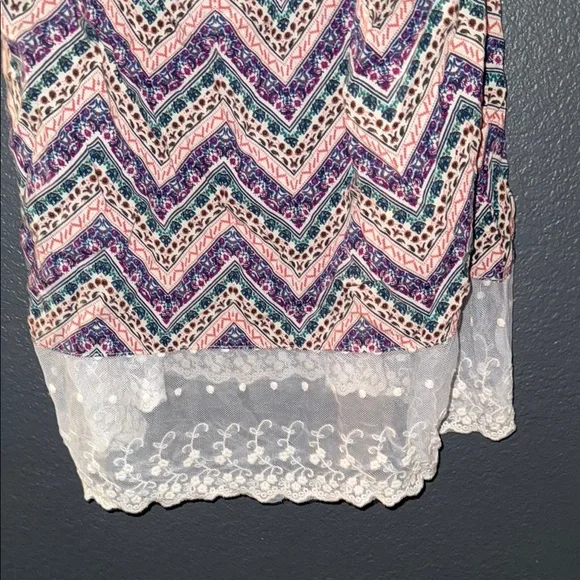 Lace Trim Tank Top - Picture 3 of 4